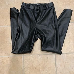 LEATHER PANTS